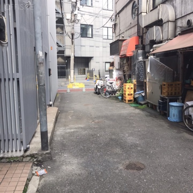 DK愛和1ビル ビル前面道路