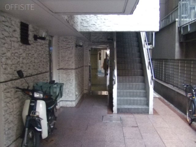 IWOビル エントランス