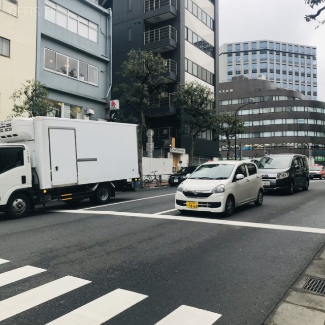目黒Mビル ビル前面道路