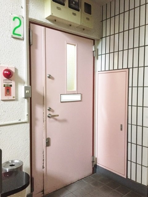 清水ビル　玄関