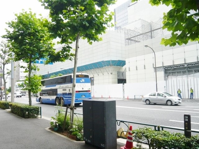 日本橋室町四丁目ビル ビル前面道路