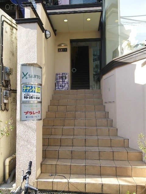 大網ビル エントランス