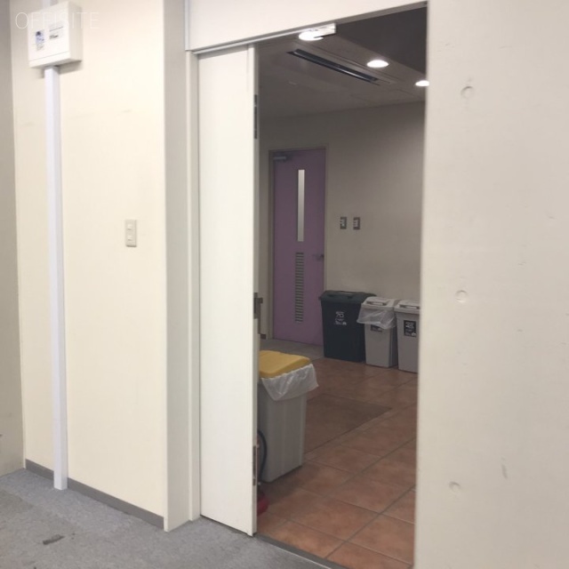 ラパスビル東京労働会館 貸室入口