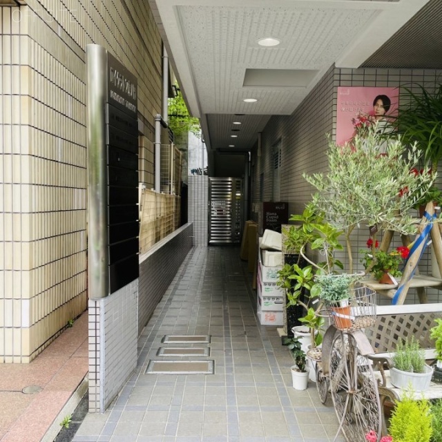 ロイクラトン虎ノ門 エントランス