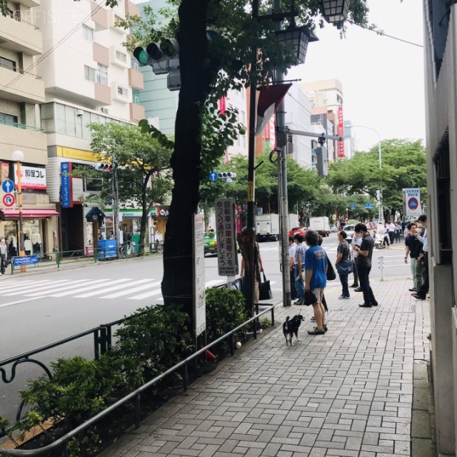 オーシー中野ビル ビル前面道路