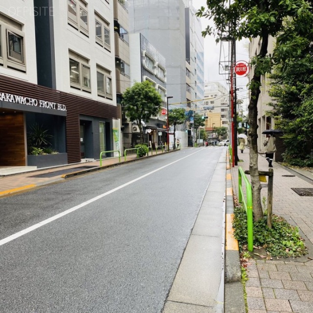 平河町フロントビル ビル前面道路 東京FM通り