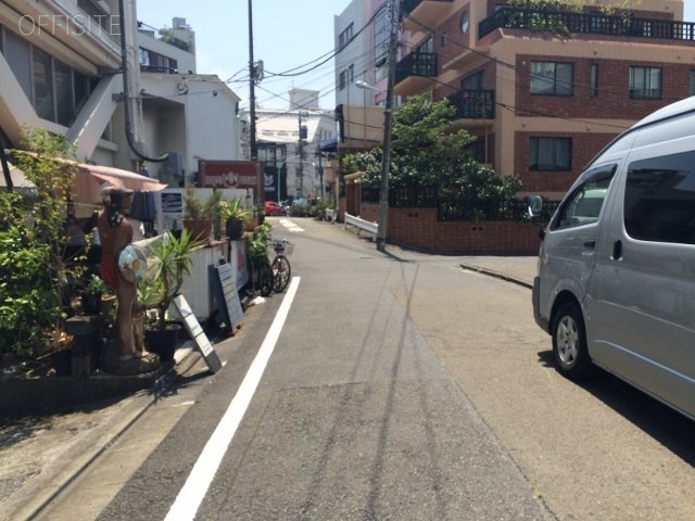 神宮前ビル ビル前面道路