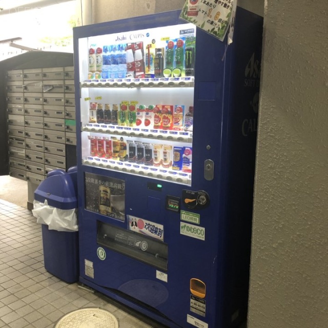 イワモトチョウビル(ハローオフィス秋葉原) 自動販売機