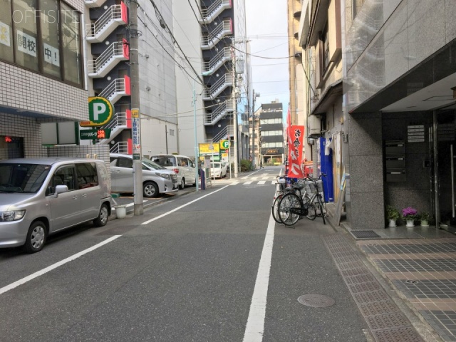 浅井ビル ビル前面道路