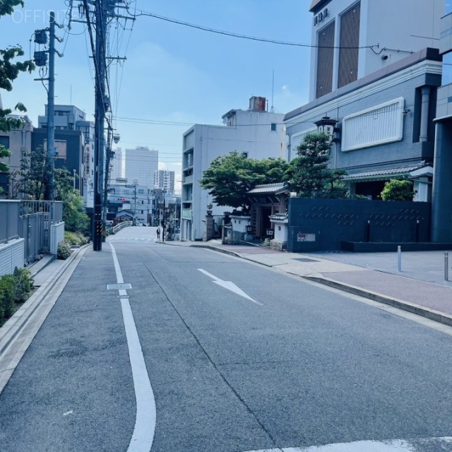 伊藤忠丸の内ビル 前面道路