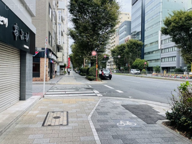 東日本橋TSビル　前面歩道