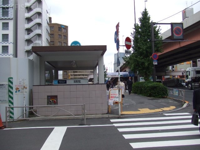 奥田ビル ビル前面道路