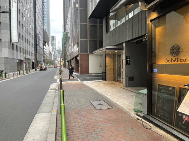 TOKI(トキ)ビル　前面歩道