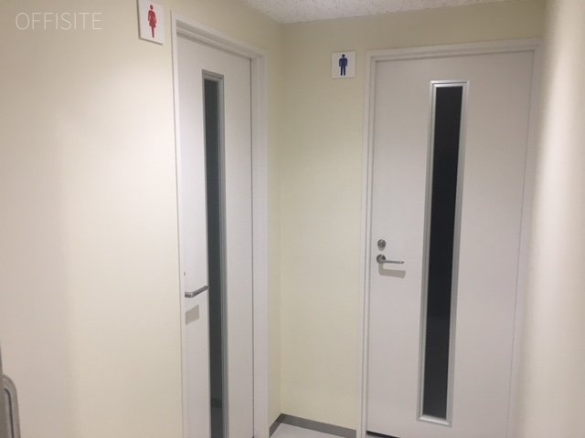 山崎西新宿ビル トイレ入口
