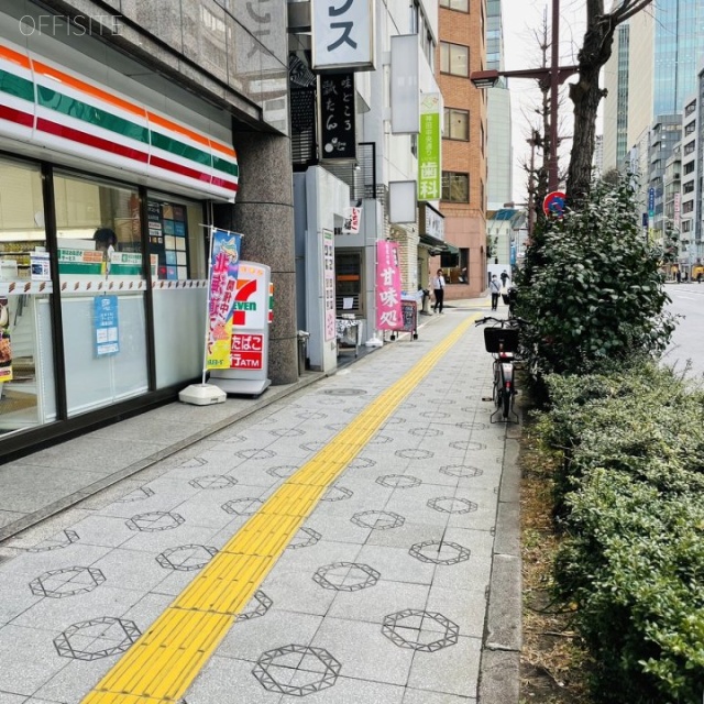 KYYビル ビル前面道路