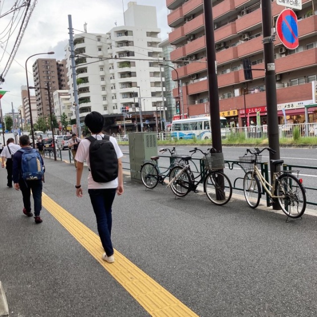 小林ビル ビル前面道路