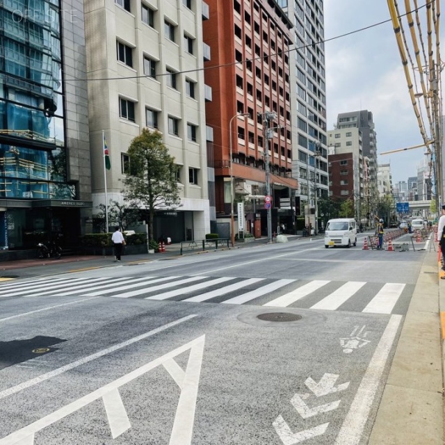 麻布アメレックスビル ビル前面道路