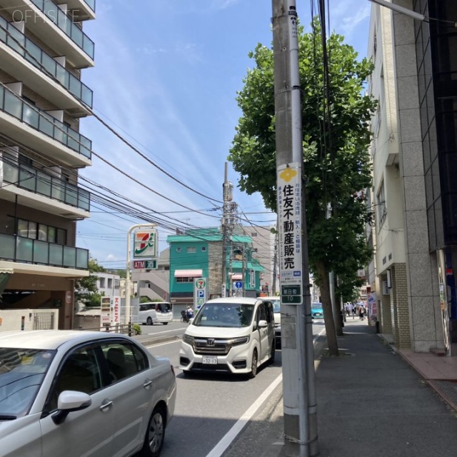 森谷産業旭ビル ビル前面道路