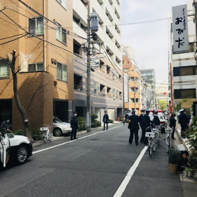 宇野ビル ビル前面道路
