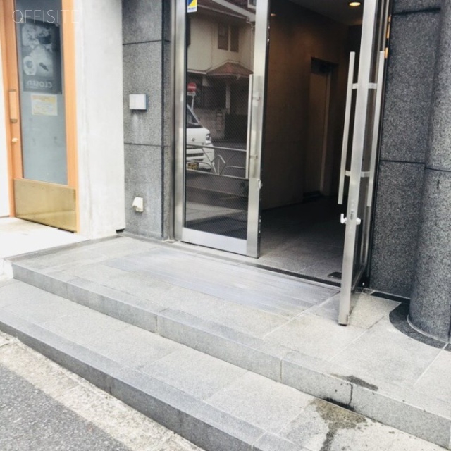東光ホワイトビル エントランス