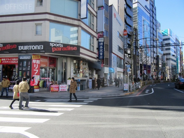 BMビル ビル前面道路