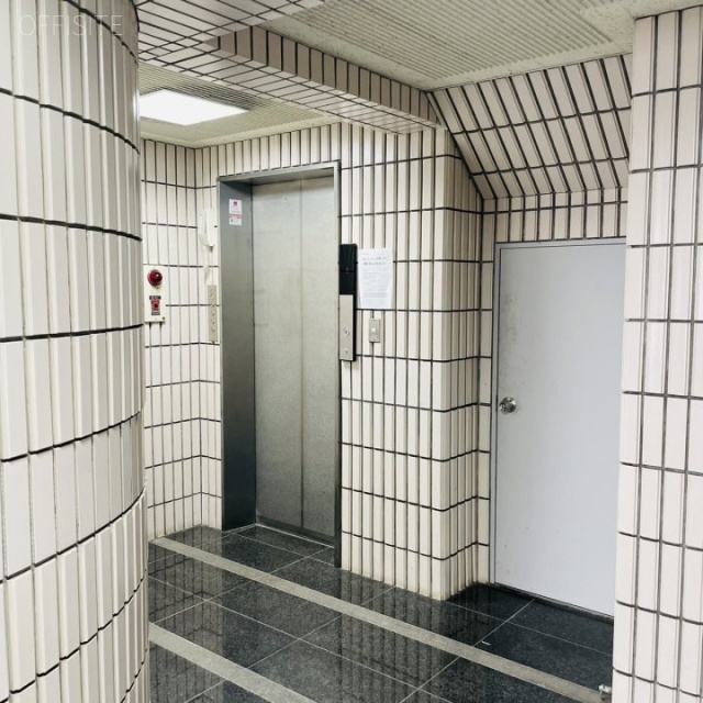 大高ビル エントランス