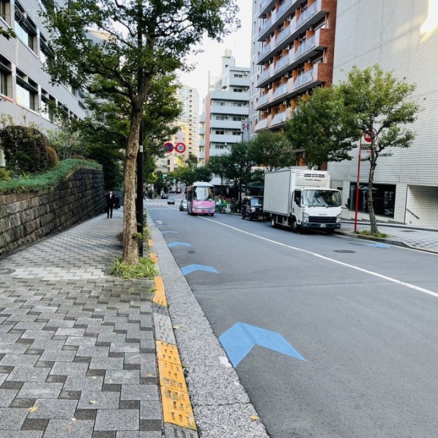 一番町東急ビル ビル前面道路