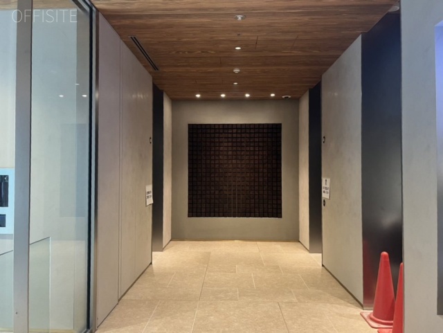 REVZO新橋 エントランス