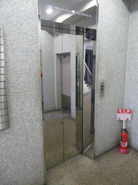 西新宿TOKビル エレベーター