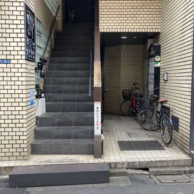 フジビル18 エントランス