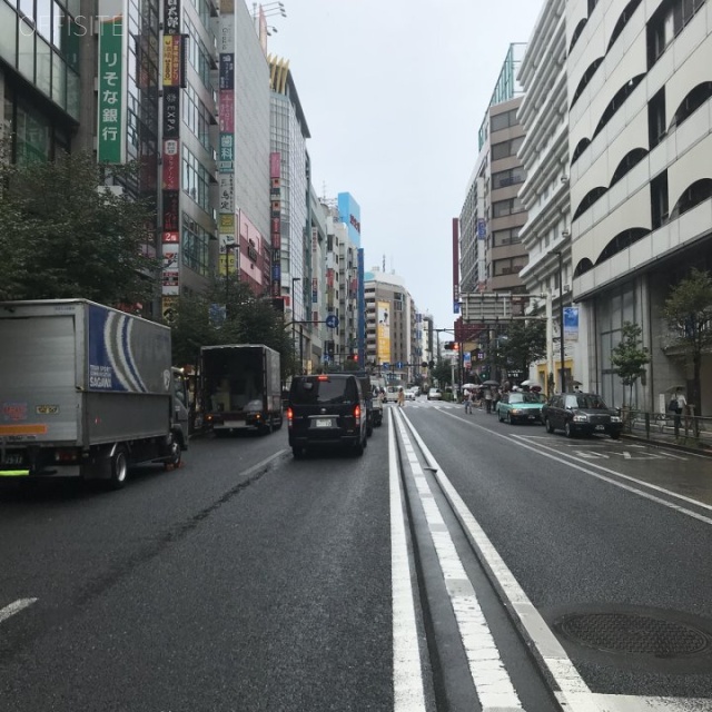 池袋大栄ビル ビル前面道路
