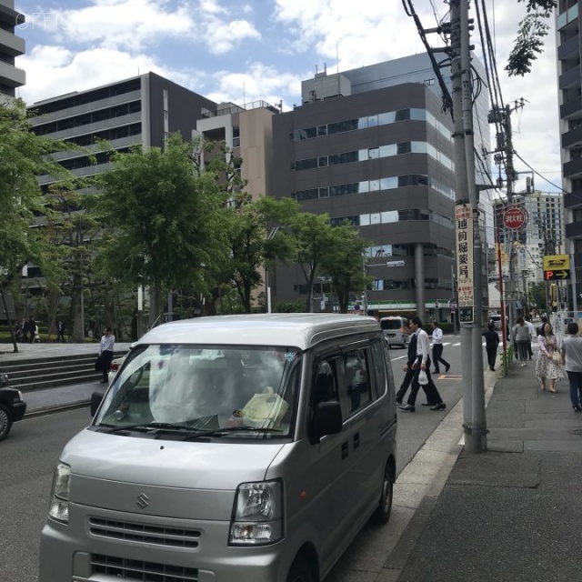 住友不動産茅場町ビル2号館 ビル前面道路