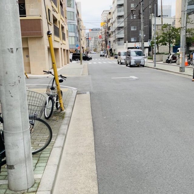 昌弘社(しょうこうしゃ)ビル　ビル前面道路