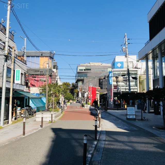 神宮前トーラス ビル前面道路