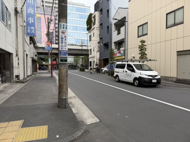 本間屋ビル 前面道路