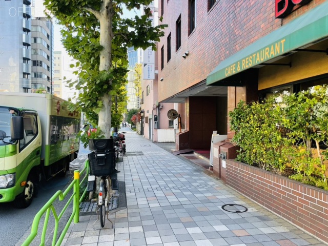 メゾン日本橋 前面歩道