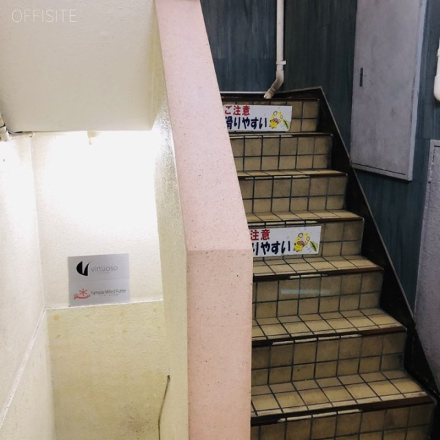赤坂福富ビル エントランス