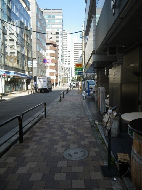第二中央ビル ビル前面道路
