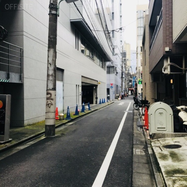 東京モリスビル第6 ビル前面道路