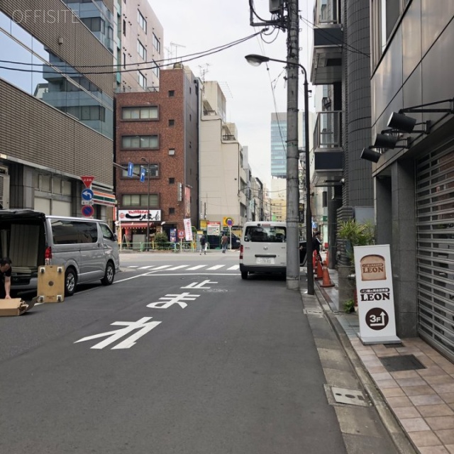 セゾン秋葉原ビル ビル前面道路