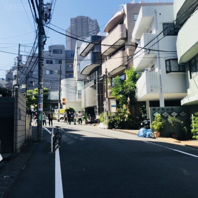 シーズ代官山ビル ビル前面道路