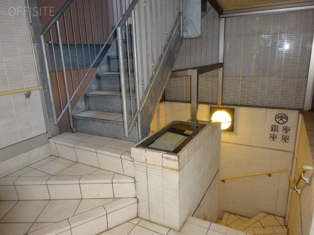 銀座2112ビル 階段