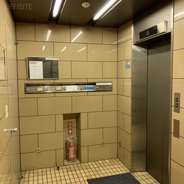 平野屋ビル エントランス