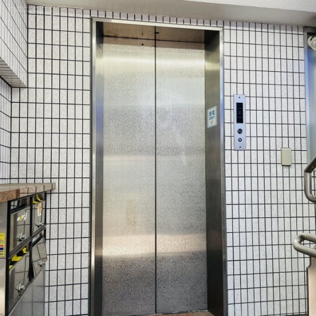 吉野ビル エレベーター