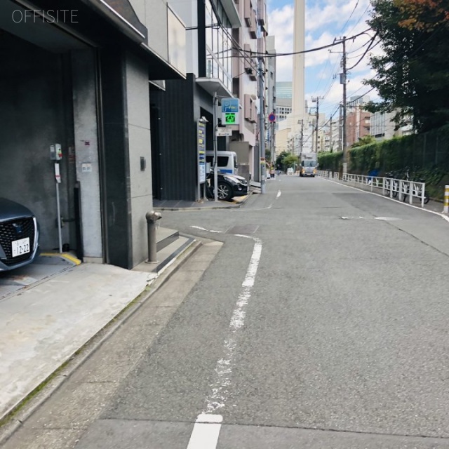 高岡ビル ビル前面道路