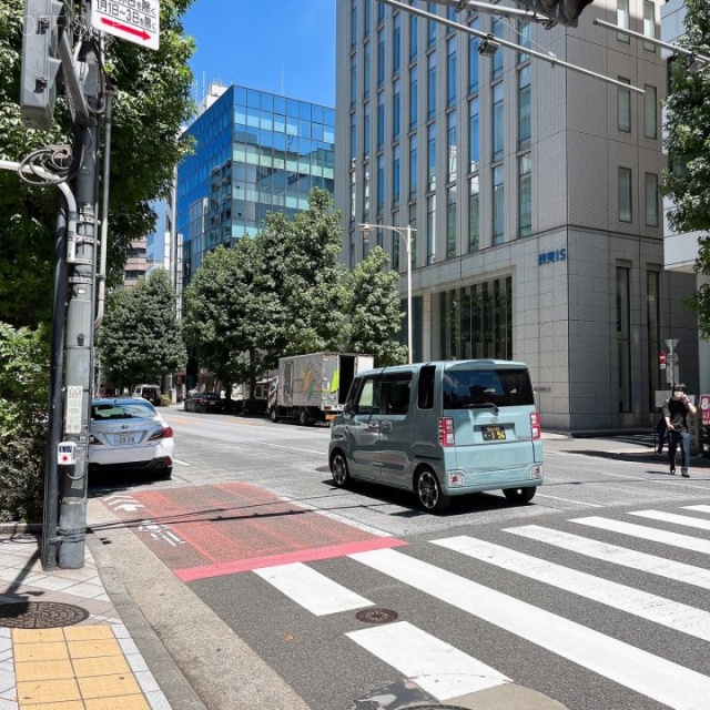 三福ビル 前面道路