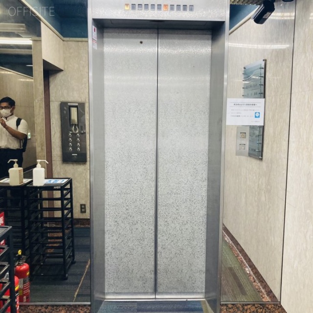 山源ビル エントランス