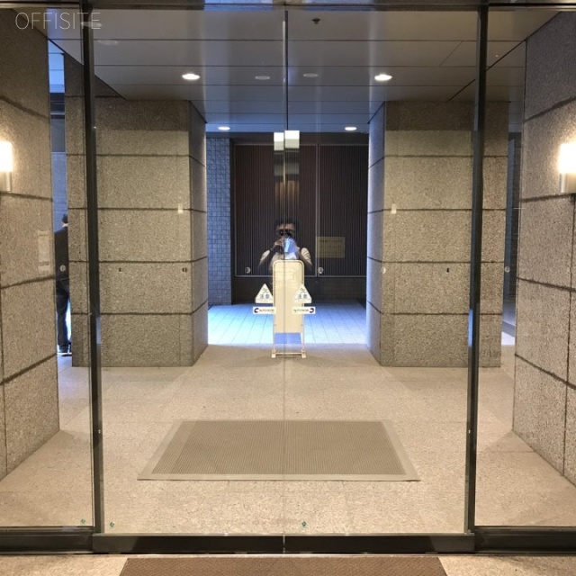 ラフィーヌ西新宿ビル エントランス