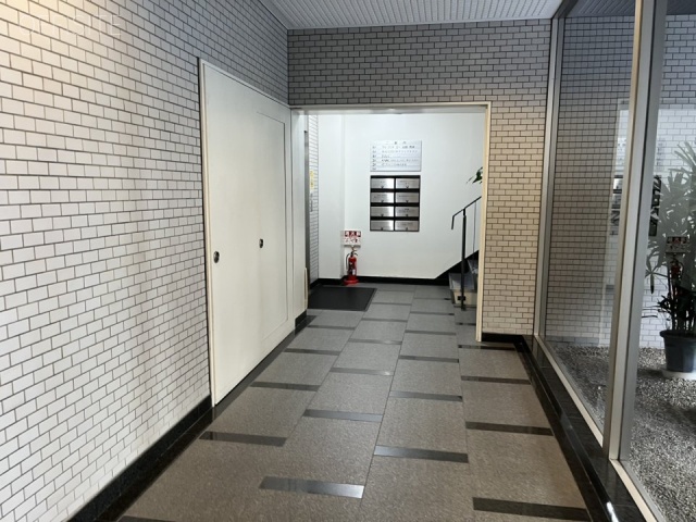 山田ビル　エントランス