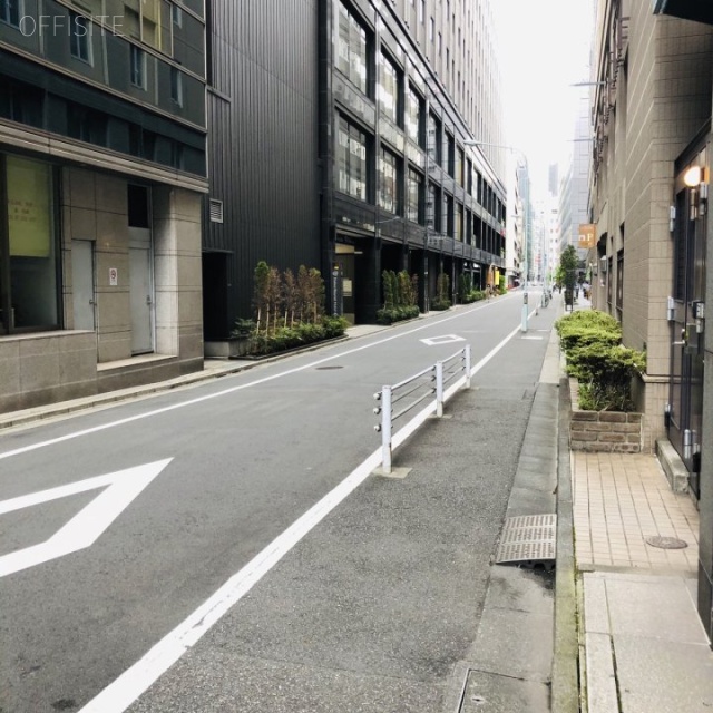 銀座DTビル ビル前面道路